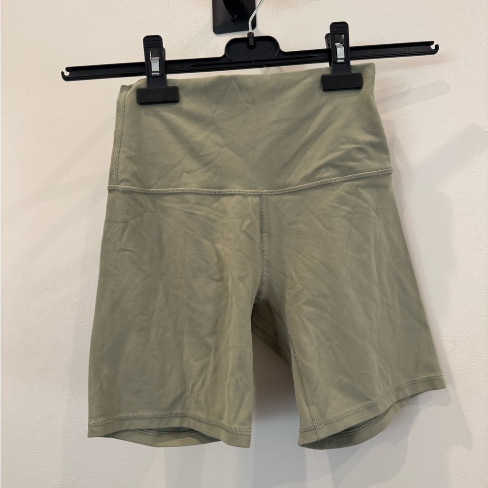 Lululemon High Rise Align Shorts, 6” (Green, 4)